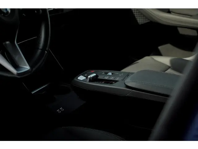 BMW 2 Serie Active Tourer 220i 2023 Hybride Benzine 21