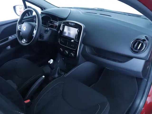 Renault Clio Estate 0.9 TCe Limited 2018 Benzine 10