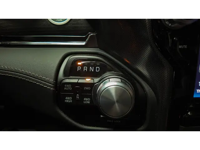 Dodge Ram 1500 5.7 V8 4x4 Limited 2024 LPG/Gas 14