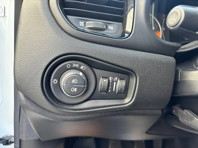 Jeep Renegade 1.6 E-Torq Black Line 2016 Benzine 12