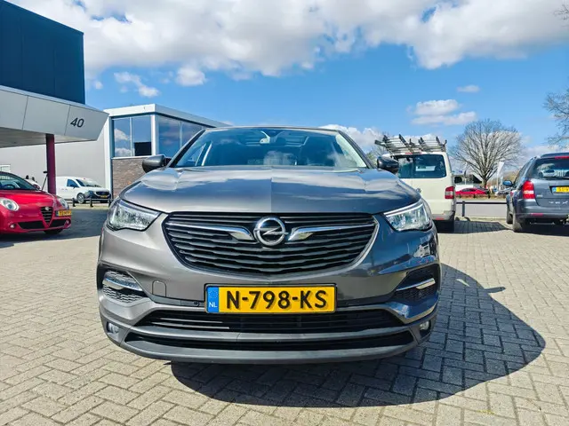 Opel Grandland X 1.2 Turbo Innovation 2020 Benzine 2