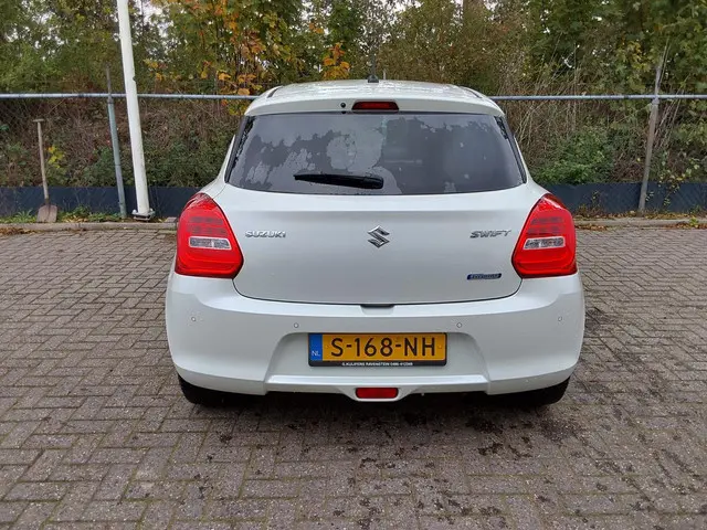 Suzuki Swift 1.2 Style Smart Hybrid 2023 Hybride Benzine 6