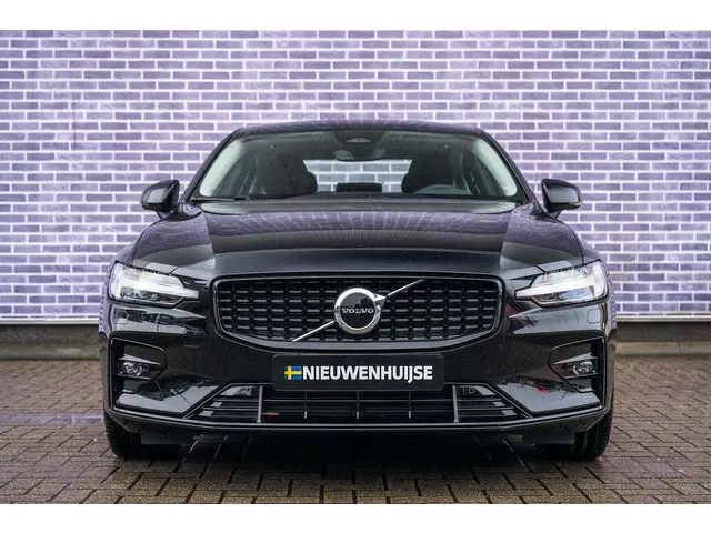 Volvo S60 B4 Ultimate Dark 2023 Benzine 4