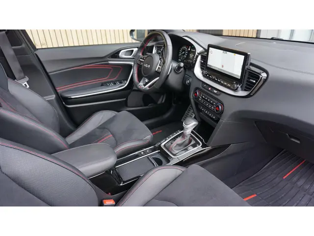 Kia ProCeed 1.6 T-GDI 204pk GT 2022 Benzine 27