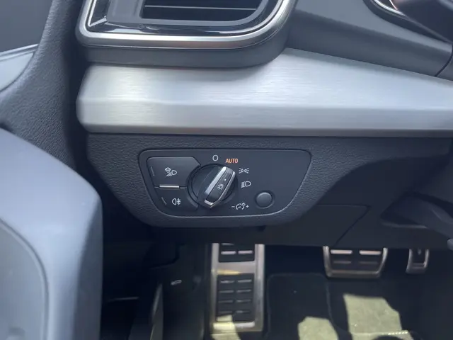 Audi Q5 45 TFSI S Line edition 2021 Benzine 18