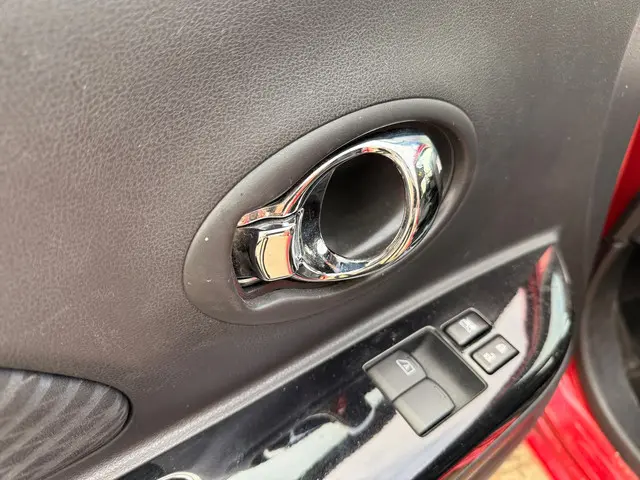 Nissan Micra 1.2 Connect Edition N-TEC 2017 Benzine 16