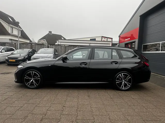 BMW 3 Serie Touring 318i M-SPORT NL Auto 2023 Benzine 4