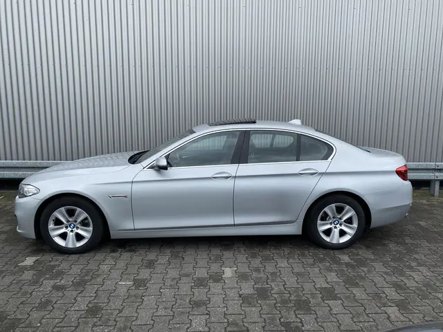 BMW 5 Serie 520i High Executive 2015 Benzine 9