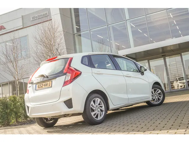 Honda Jazz 1.3i VTEC COMFORT 2017 Benzine 32