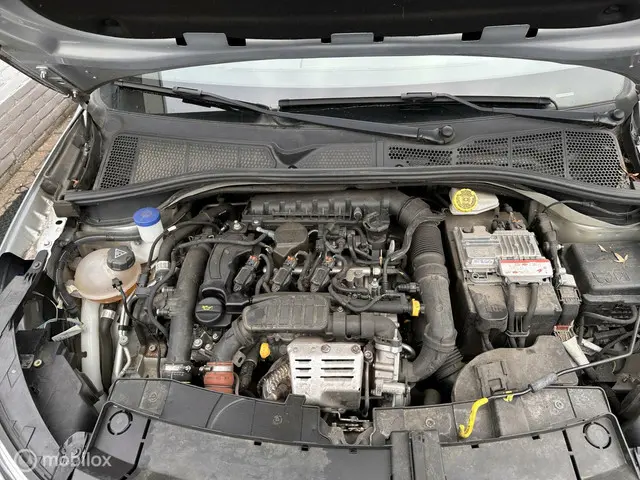 Citroën C4 Cactus 1.2 e-THP Shine 2014 Benzine 12