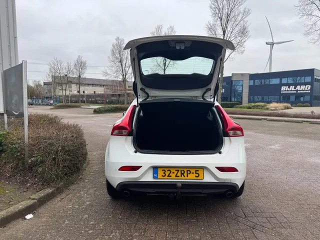 Volvo V40 1.6 T3 Momentum 2013 Benzine 10