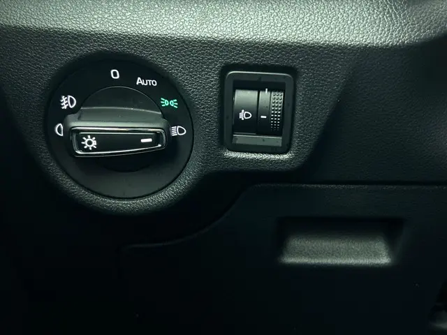 Škoda Kamiq 1.0 TSI Business Edition DSG 2025 Benzine 21