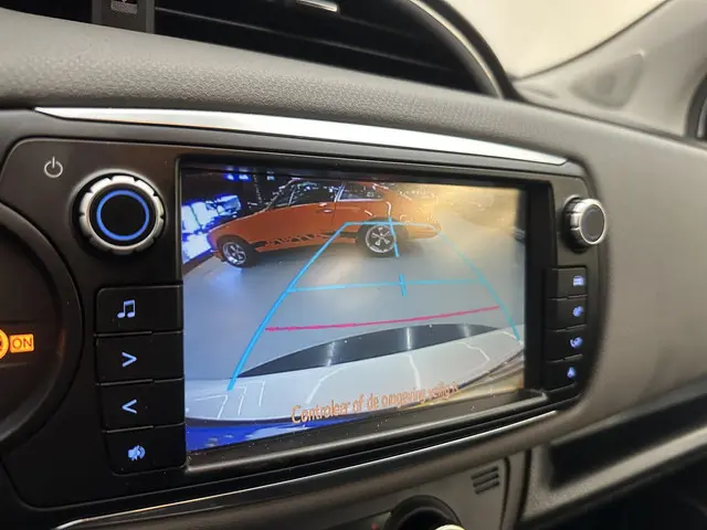 Toyota Yaris 1.5 Hybrid Comfort 2015 Hybride Benzine 20