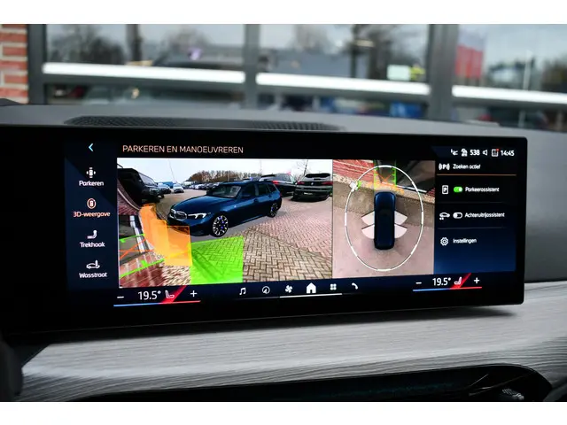 BMW 3 Serie Touring 330e M-Sport 2025 Hybride Benzine 14