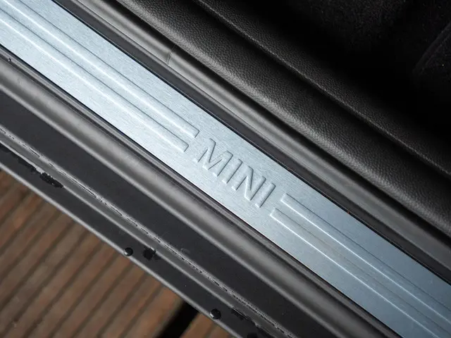 MINI 5-Deurs Cooper C 2024 Benzine 17