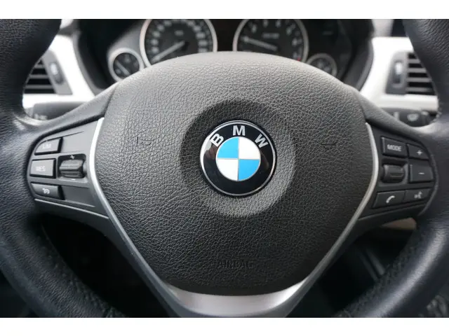 BMW 3 Serie 330e High Executive 2016 Hybride Benzine 17