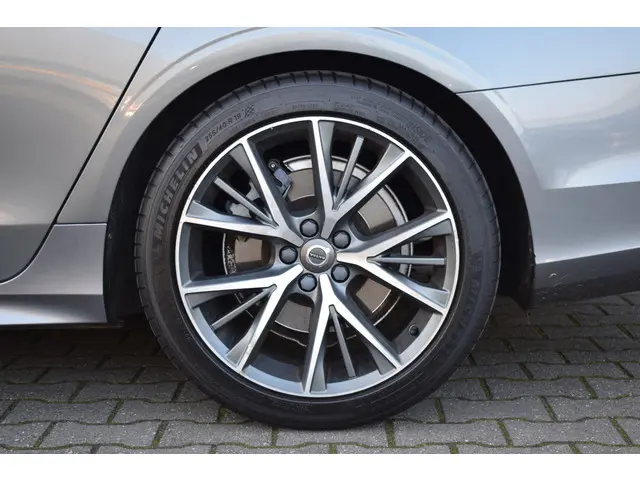 Volvo V90 2.0 T5 Automaat Momentum 2018 Benzine 25