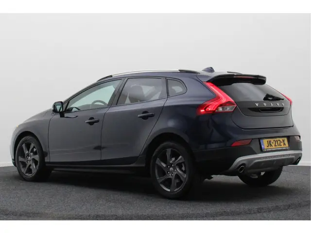 Volvo V40 3