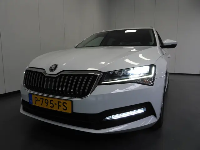 Škoda Superb Combi 1.5 TSI ACT Business 2022 Benzine 38
