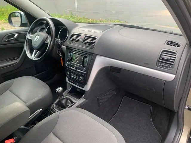 Škoda Yeti Outdoor 1.2 TSI Elegance 2014 Benzine 32