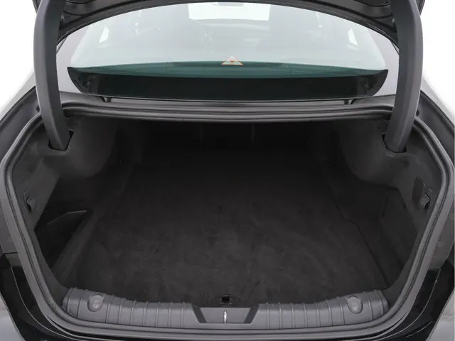 Jaguar XF 2.0 Portfolio 2017 Benzine 10