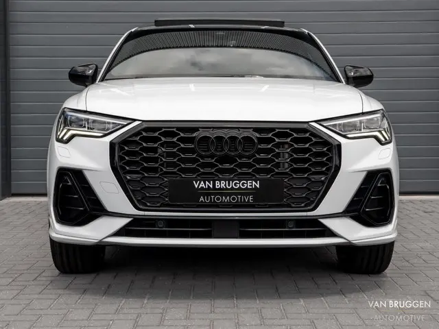 Audi Q3 Sportback 45 TFSI e S-Line 2022 Hybride Benzine 6