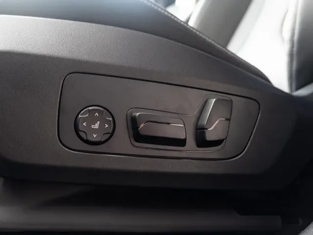 BMW X1 xDrive23i 2025 Benzine 37