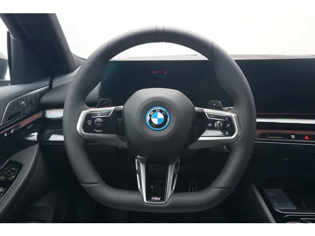 BMW 5 Serie Touring 550e xDrive 2026 Hybride Benzine 14