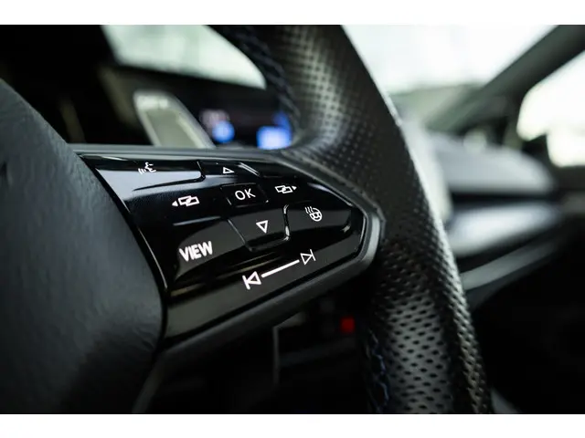 Volkswagen Golf 2.0 TSI R 4Motion 2021 Benzine 55