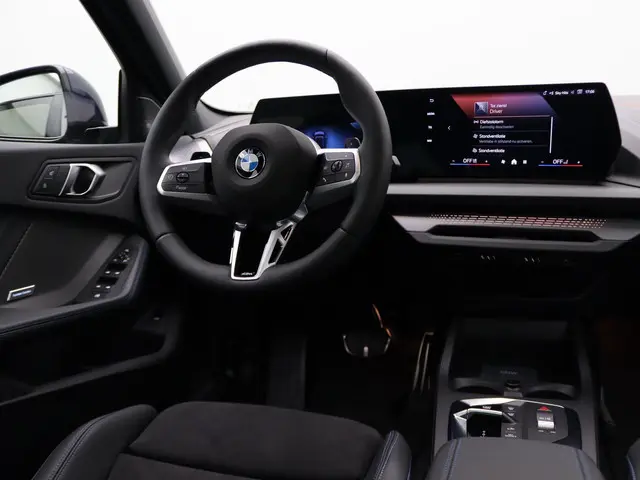 BMW 1 Serie 120 2025 Benzine 8