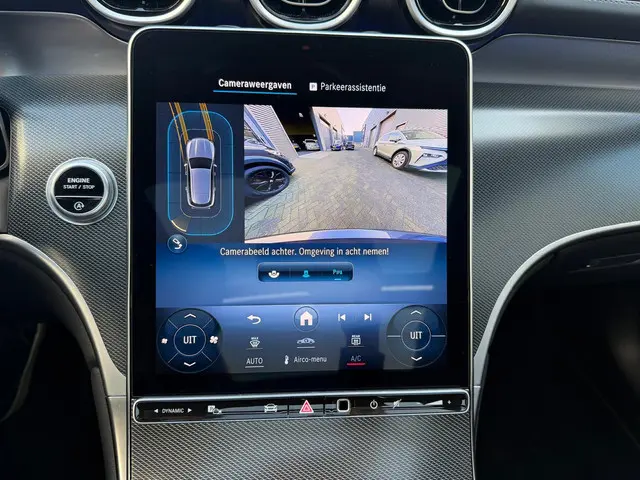 Mercedes-Benz GLC 200 4MATIC AMG Line 2024 Benzine 16