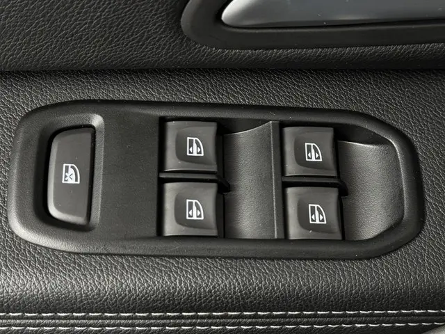 Dacia Duster 1.3 TCe 150 EDC Prestige 2021 Benzine 22