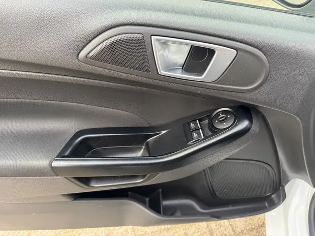 Ford Fiesta 1.0 Style Airco,Led, Navigatie 2015 Benzine 21