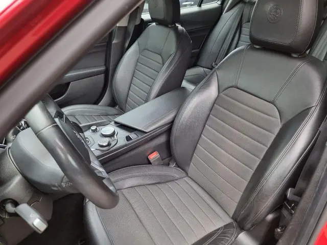 Alfa Romeo Giulia 2.0 Super / AUTOMAAT / 2017 Benzine 14