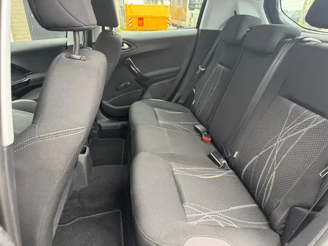 Peugeot 208 1.2 VTi Envy 2014 Benzine 11