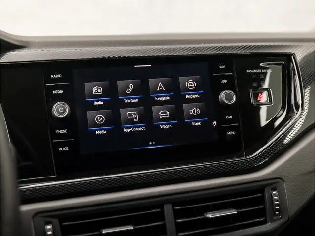 Volkswagen Polo 1.0 TSI Sportline 2023 Benzine 28