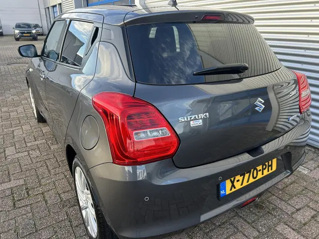 Suzuki Swift 1.2 Select Smart Hybrid 2024 Benzine 4