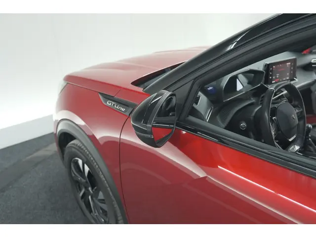 Peugeot 2008 PureTech 130 GT-Line 2020 Benzine 22