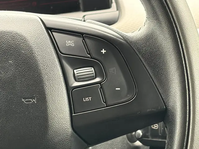 Citroën C4 Cactus 1.2 VTi Business 2014 Benzine 26