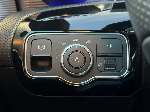 Mercedes-Benz A-Klasse 220 Premium 2021 Benzine 30