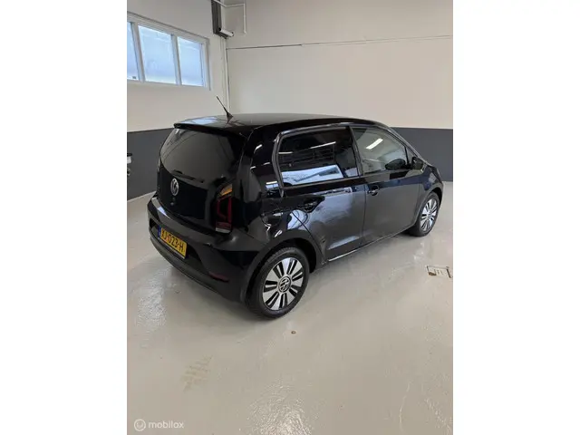 Volkswagen up! 1.0 BMT move up! 2019 Benzine 3