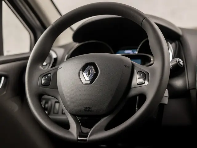 Renault Clio Estate 0.9 TCe Sport 2014 Benzine 17