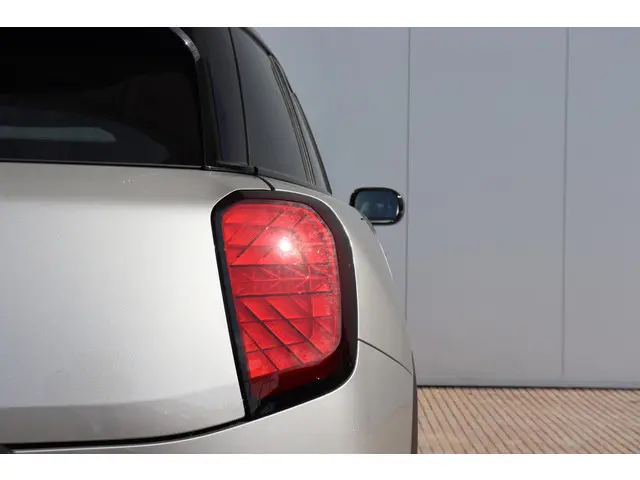 MINI Aceman E | Favoured M 2025 Elektrisch 8