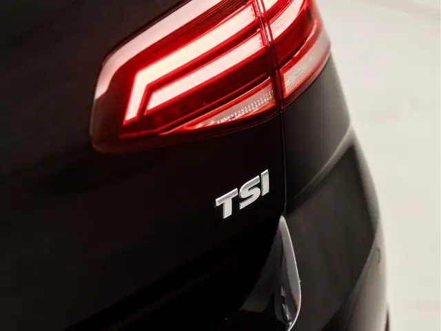 Volkswagen Golf 1.0 TSI Sportline 2017 Benzine 25