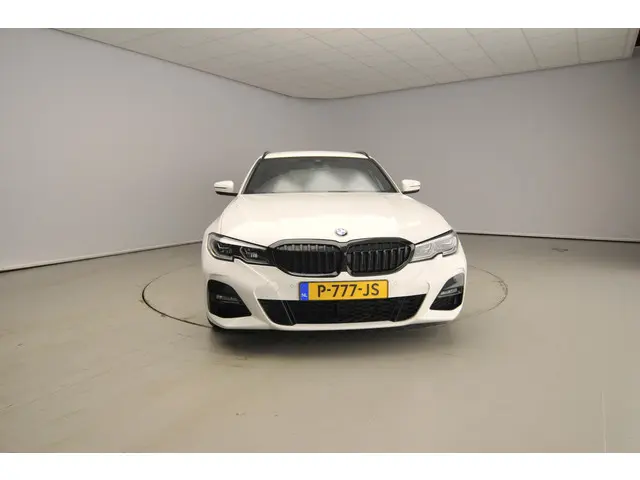 BMW 3 Serie Touring 318i 2022 Benzine 5