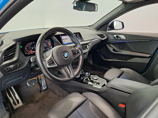 BMW 1 Serie 118i Executive Edition 2021 Benzine 7