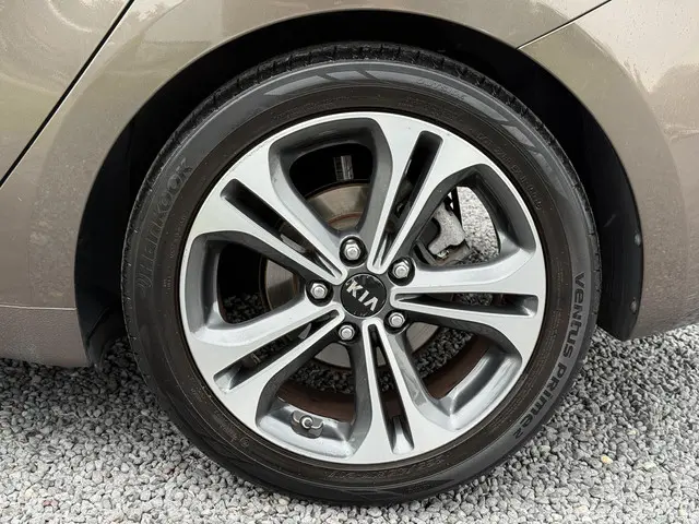 Kia cee'd Sportswagon 1.6 GDI BusinessLine 2015 Benzine 36