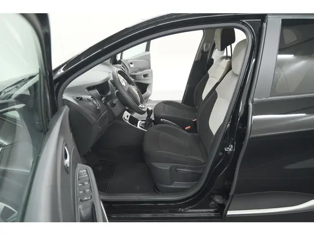 Renault Captur TCe 90 Limited 2017 Benzine 23