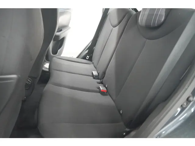 Peugeot 108 1.0 e-VTi Active 2019 Benzine 24
