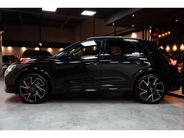 Audi Q3 RS PANO|AUT7|LEDER|RSDYNAMIC 2021 Benzine 3